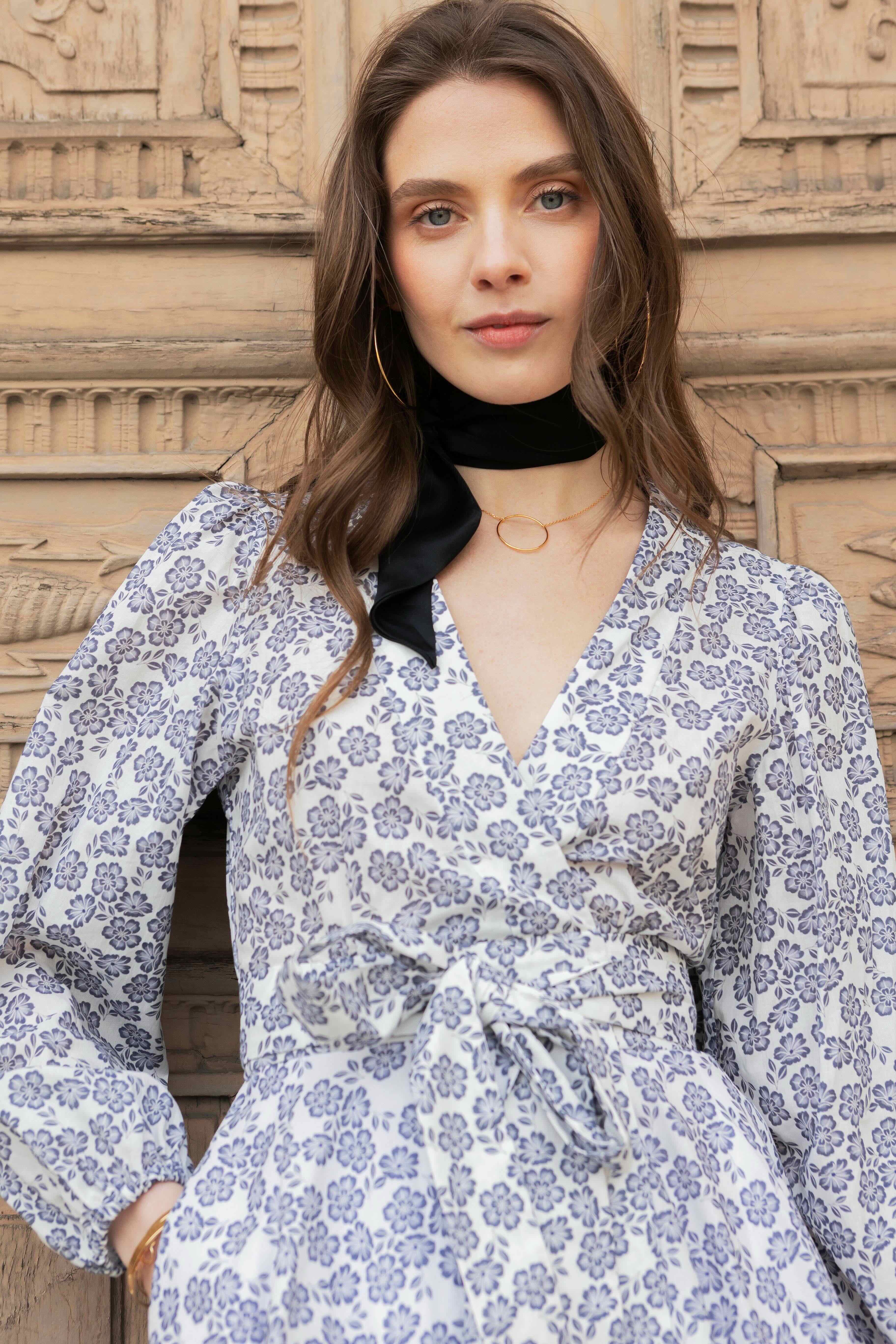 Kleid Ahinora blau geblümt