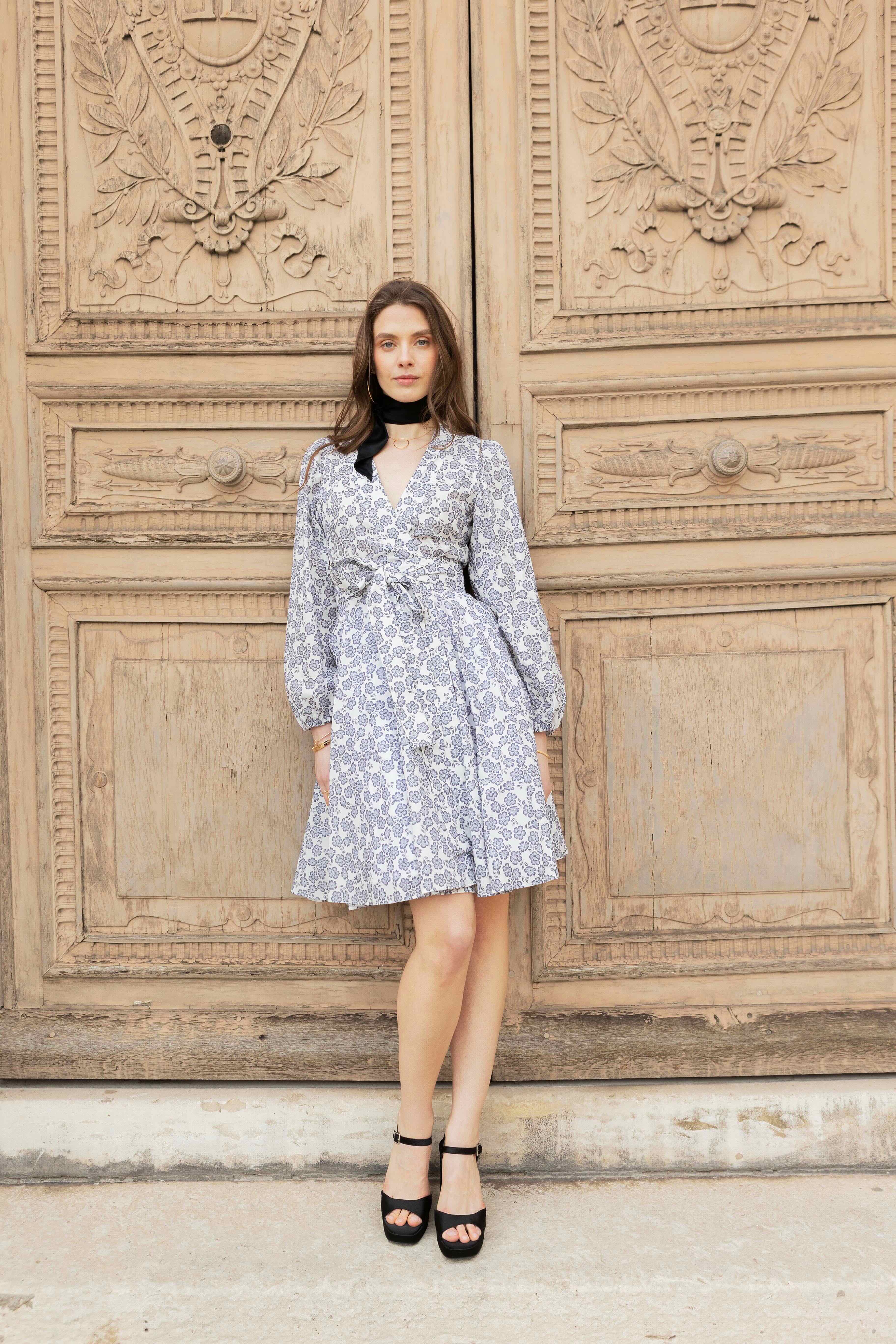 Kleid Ahinora blau geblümt
